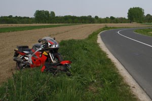 Slika Fotografije/Opcenite fotografije/Prometne nesrece/motocikl25042011.jpg